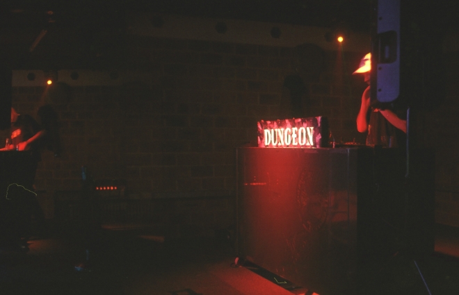 36 VOODOO808, DUNGEON, Stolárna, Fizzy